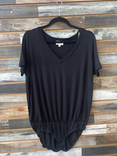 Load image into Gallery viewer, V-Neck S/S Cotton Bodysuit *3 COLORS*
