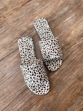 Load image into Gallery viewer, One Band Animal Print Slide
