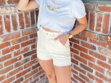 Load image into Gallery viewer, Highwaist Raw Edge Denim Shorts
