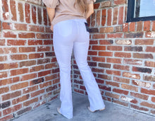 Load image into Gallery viewer, Cello Pull-On Flare Jeans-Regular Length
